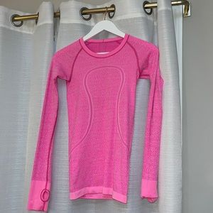 Lululemon long sleeve size 0 great condition